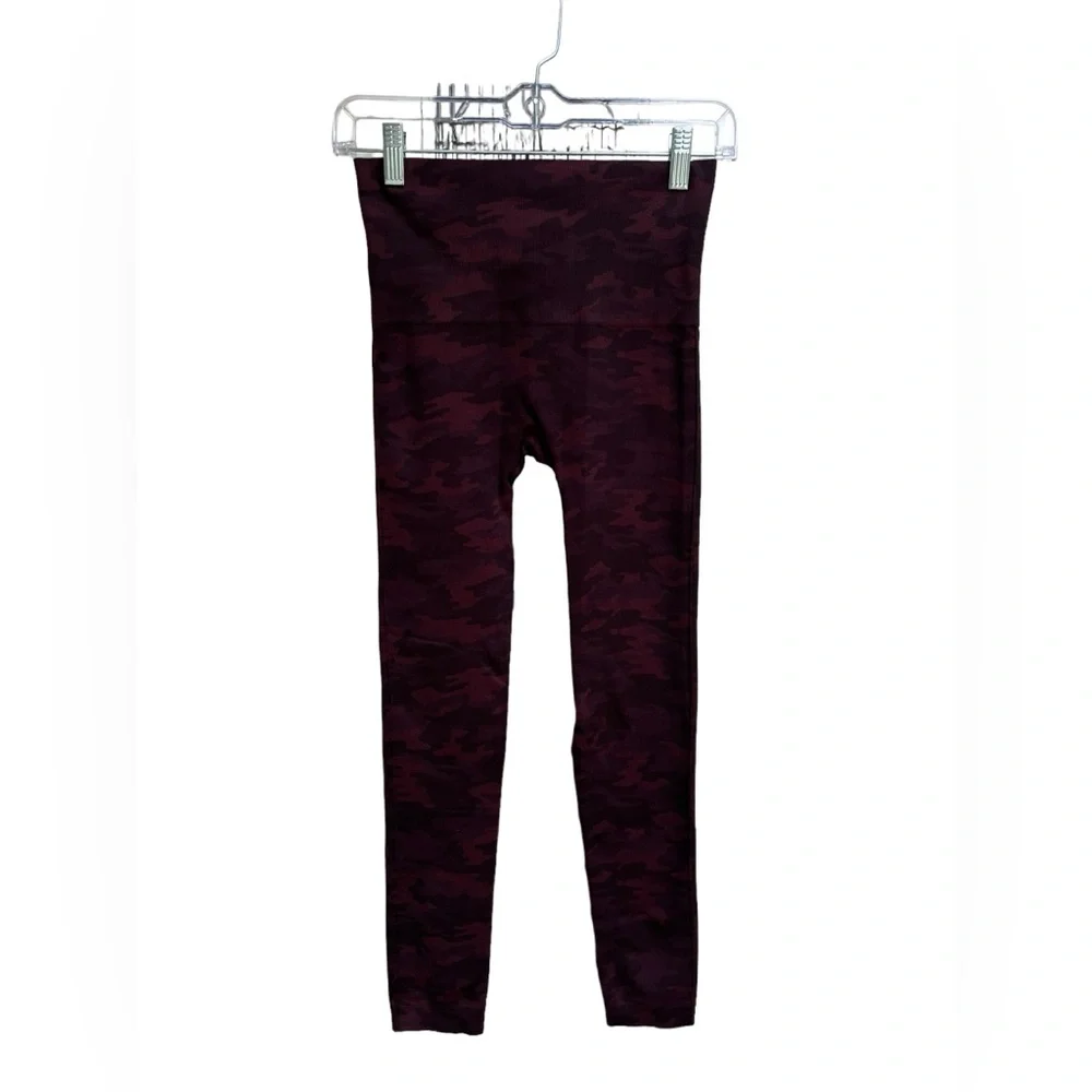 SPANX Leggings Womens Red Camo Print Nylon size‎ medium